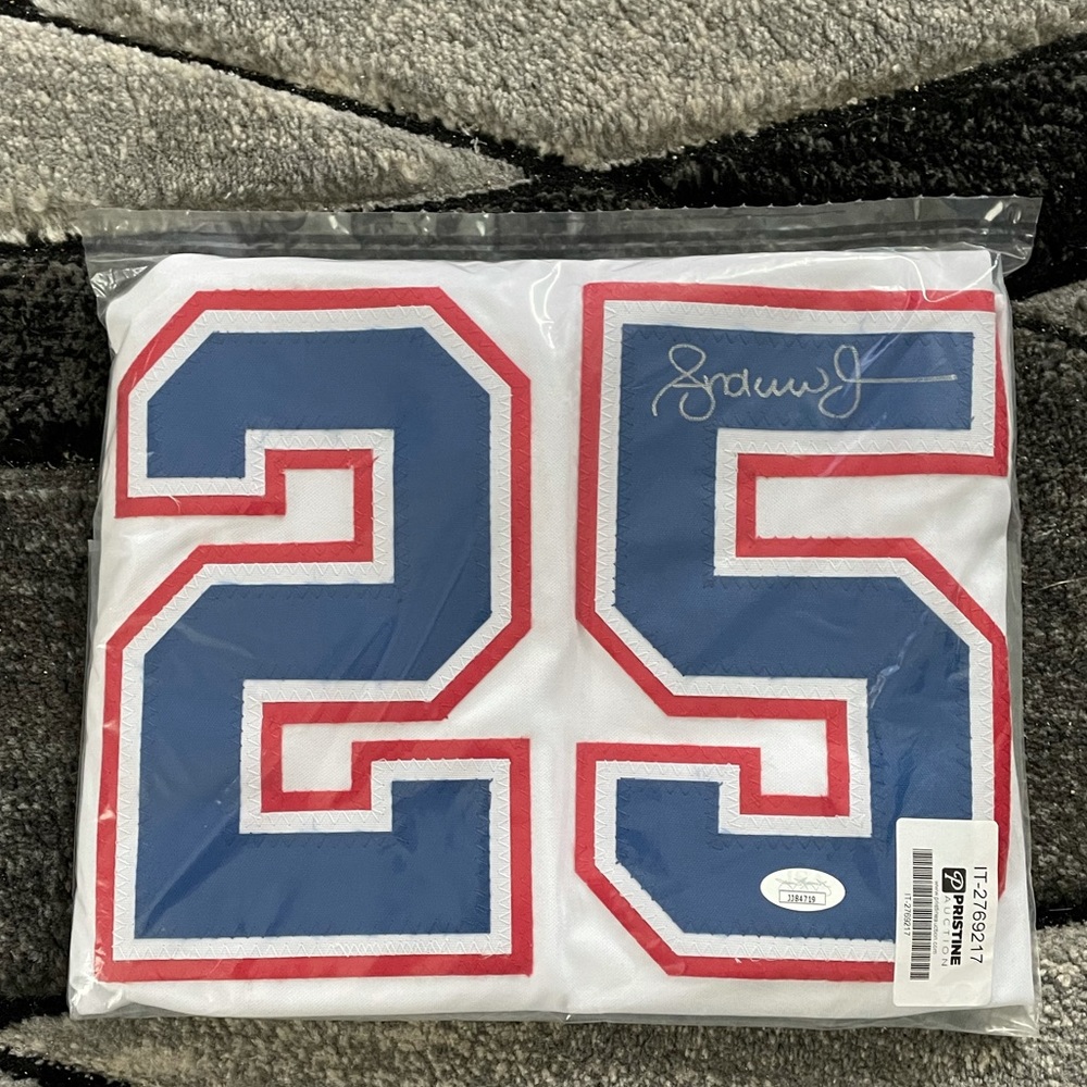 Andruw Jones Autographed Jersey